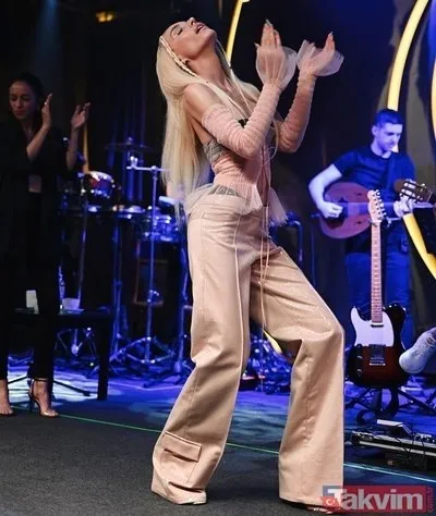 haddini-asan-gulsenden-ilk-aciklama-ozru-kabahatinden-buyuk-daha-baska-bir-dil-bulacagim-1661442389456.jpg Haddini aşan Gülşen’den ilk açıklama! Özrü kabahatinden büyük! "Daha başka bir dil bulacağım"-9