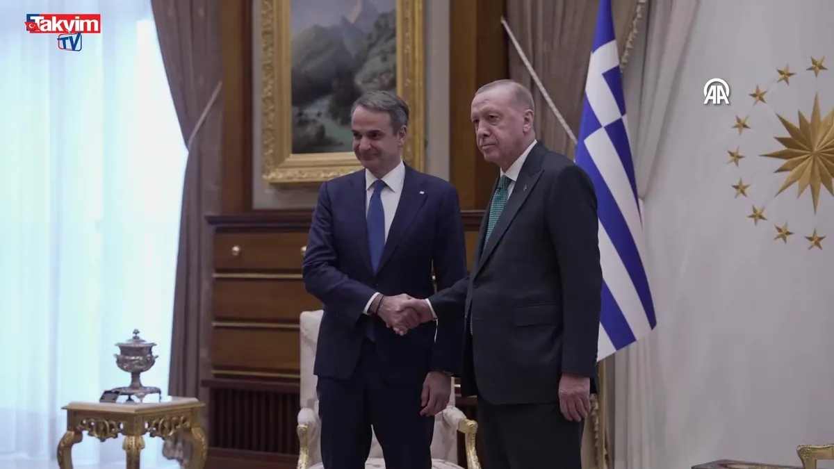 Başkan Erdoğan Miçotakis'i Külliye'de kabul etti