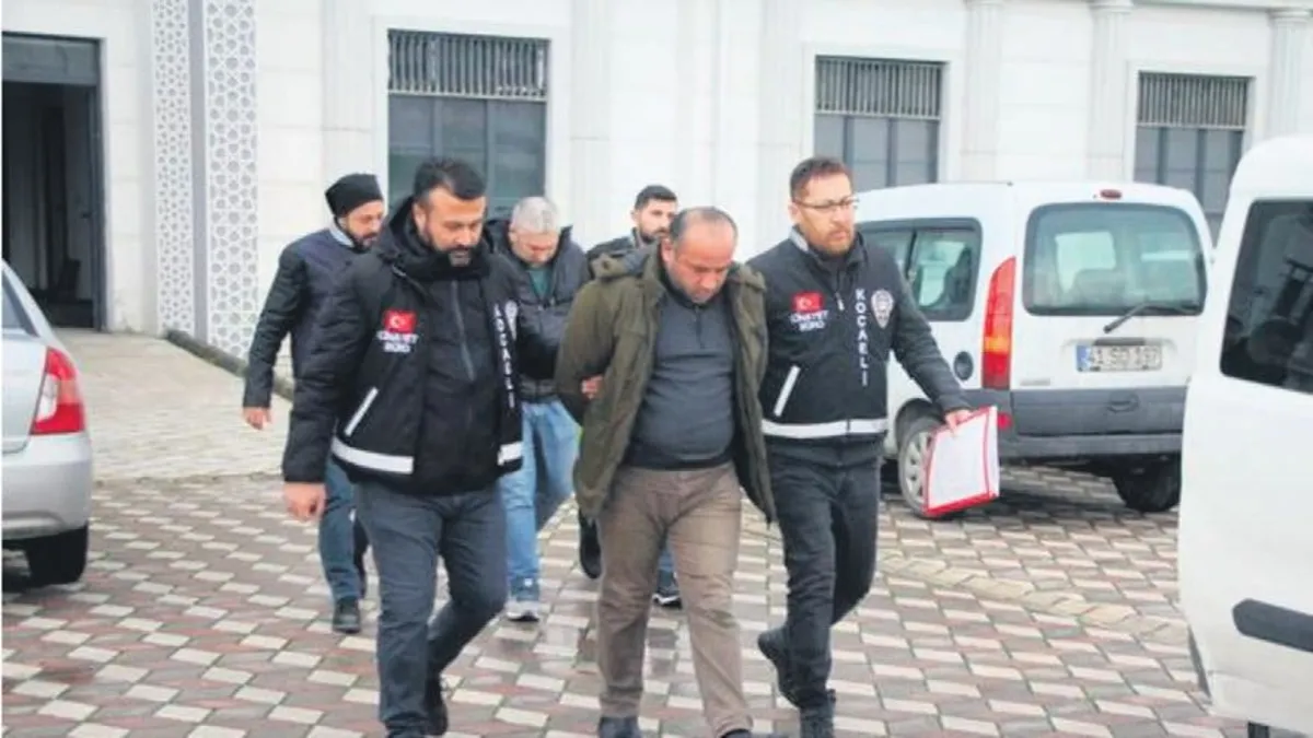 Kocaeli'de arkadaşını boğup cesediyle günlerce dolaştı!