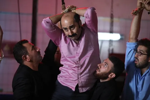 Bayi Toplantısı film konusu nedir? Bayi Toplantısı oyuncuları kimler? Ne zaman çekildi?-4