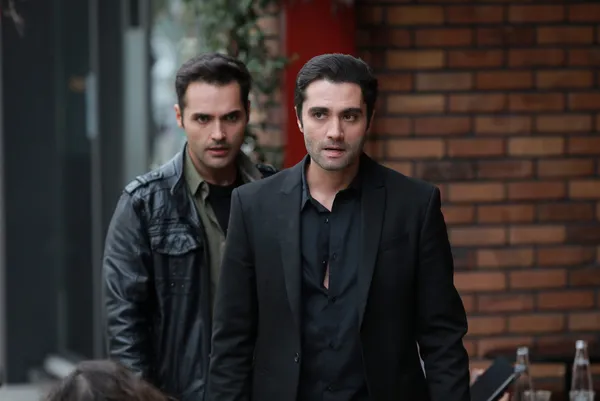 Eşkıya Dünyaya Hükümdar Olmaz yeni bölümde ortalık karışıyor! Yılan Hikayesi'nin Kürşat'ı EDHO kadrosuna dahil oldu! EDHO fragman izle...-5