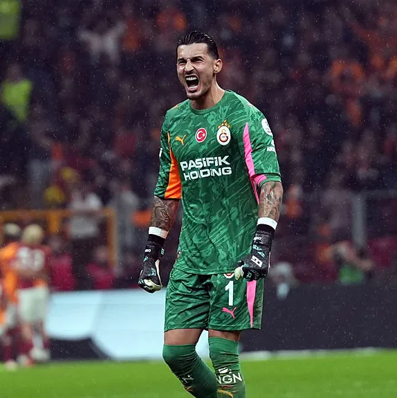 Uğurcan Çakır sahalara dönüyor