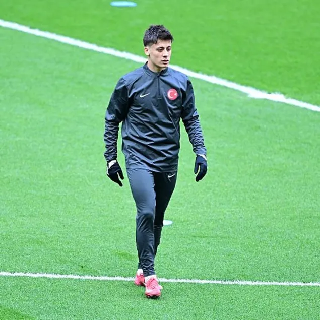 Forma giyemese de gündemde yine Arda vardı!