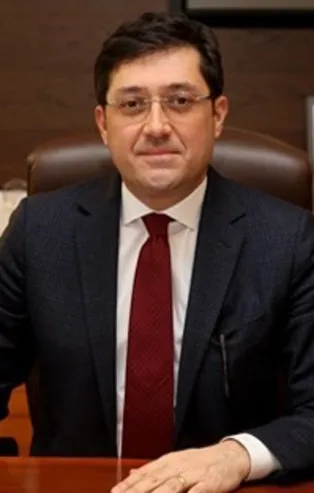 CHP'li belediye kaçak FETÖ'cüye ruhsat verdi