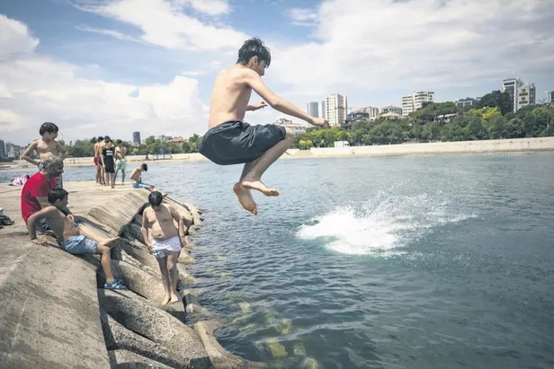 Kovid-19 kısıtlamaları sonrası vatandaşlar 'maske takın' uyarısına aldırmadı!-4