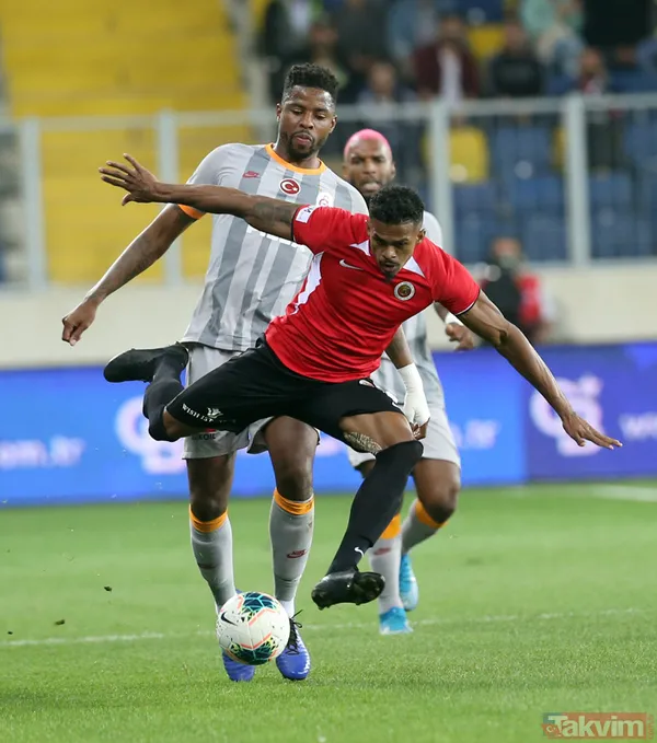 Galatasaray taraftarından Fatih Terim'e büyük tepki: Sorun Levent hocada değilmiş - 27