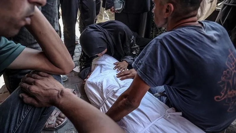 Hollandalı sanatçılar Filistin için tek yürek oldu: Artık susma değil, ses çıkarma vakti!-3