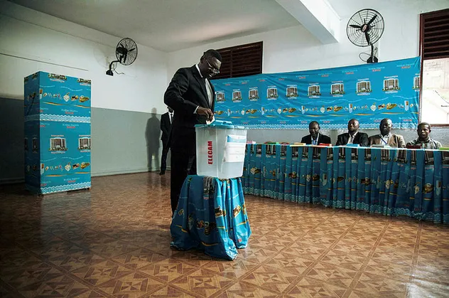 Kamerun'da halk cumhurbaşkanını seçiyor
