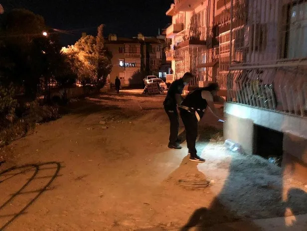 Manisa'da bir garip olay: Biri komşusunu bıçakladı diğeri olay yerine gelen polise hakaretler yağdırdı-1
