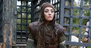 Kuruluş Osmana Peçenek kızı Targun Hatun olarak bir girdi, pir girdi! Zeynep Tuğçe Bayatın eşi bakın kim çıktı...