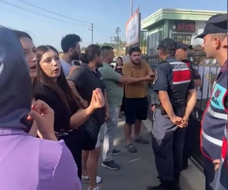 Lisede uygunsuz kıyafet gerginliği! Milli Eğitim Bakanı Yusuf Tekin'den flaş açıklama: "Gerekli incelemeleri yaptırıyoruz"-4