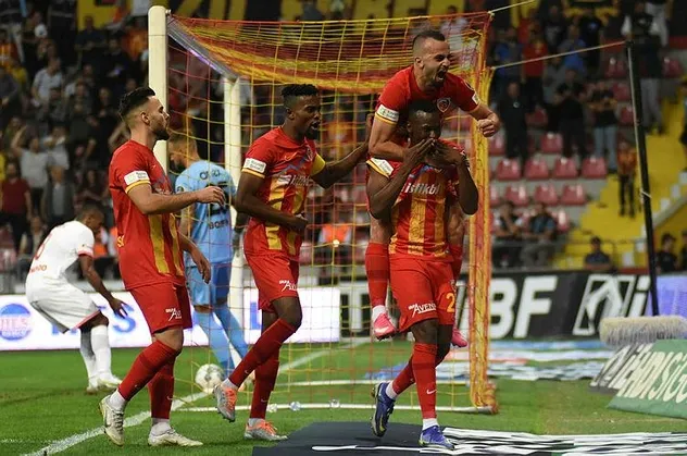Kayserispor Antalyaspor'u devirdi