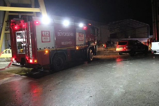 ordunun-unye-ilcesinde-korkutan-fabrika-yangini-1642125594328.jpeg Ordu'nun Ünye ilçesinde korkutan fabrika yangını!-4