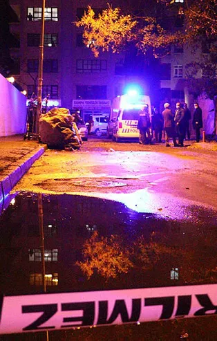Yaşlı adamı, başını taşla ezerek öldürdü