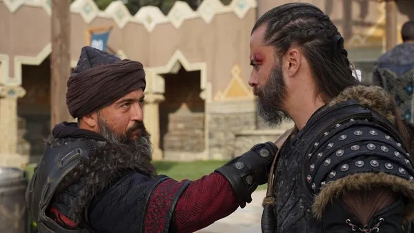 kurulus-osmanda-nefesler-tutuldu-osman-bey-ya-hurriyet-ya-kara-toprak-1699950627511.jpg Kuruluş Osman’da nefesler tutuldu! Osman Bey: Ya hürriyet ya kara toprak!-9