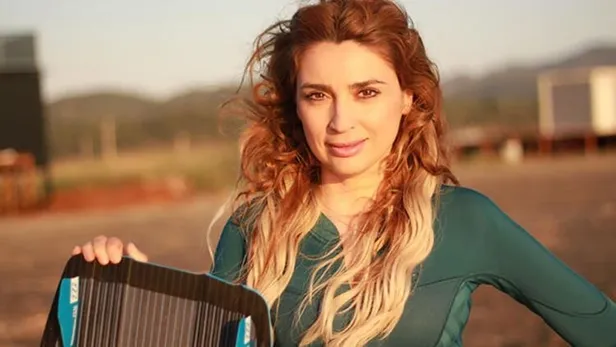 daren-gerede-erkaya-bilge-ozturk-aski-belgelendi-bennu-geredenin-oglu-daren-gerede-erkaya-kim-kac-yasinda-instagram-hesabi-1633959098667.jpg Bennu Gerede'nin oğlu Daren Gerede Erkaya kim, kaç yaşında? Daren Gerede Erkaya Bilge Öztürk aşkı belgelendi! İnstagram hesabı...-5