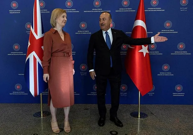 son-dakika-disisleri-bakani-mevlut-cavusoglu-ve-ingiltere-disisleri-bakani-liz-trusstan-tahil-koridoru-mesaji-1655972107381.jpeg