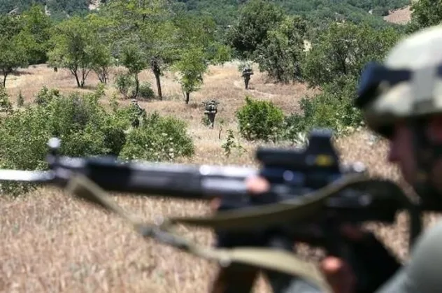 Özel harekat polisinin kanı yerde kalmadı