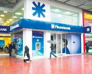 Finansbank için masaya oturuyor