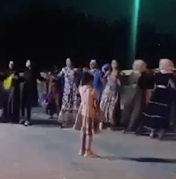 gece-gunduze-dondu-dusen-goktasi-turkiyenin-bircok-noktasindan-goruntulendi-1693682698260.jpeg Türkiye'nin birçok ilinde görüldü: Işık huzmesi geceyi gündüze çevirdi-4