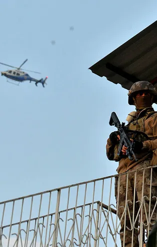 Adana'da helikopter destekli çete operasyonu! Çok sayıda gözaltı var