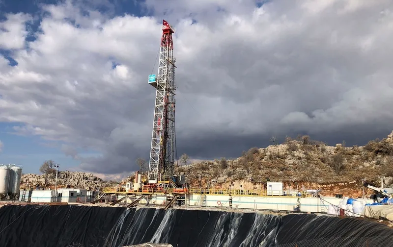 enerji-ve-tabii-kaynaklar-bakani-alparslan-bayraktar-sirnak-gabardaki-gunluk-petrol-uretimimiz-45-bin-varili-a-1719765784385.jpeg Enerji ve Tabii Kaynaklar Bakanı Alparslan Bayraktar: Şırnak Gabar’daki günlük petrol üretimimiz 45 bin varili aştı-6