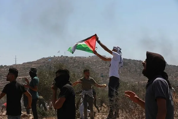 filistinden-ispanyol-ekibi-barcelonaya-israil-tepkisi-yikilan-filistin-koyunun-enkazina-insa-edilen-1625564456676.jpg Filistin'den İspanyol ekibi Barcelona'ya İsrail tepkisi! Yıkılan Filistin köyünün enkazına inşa edilen...-4