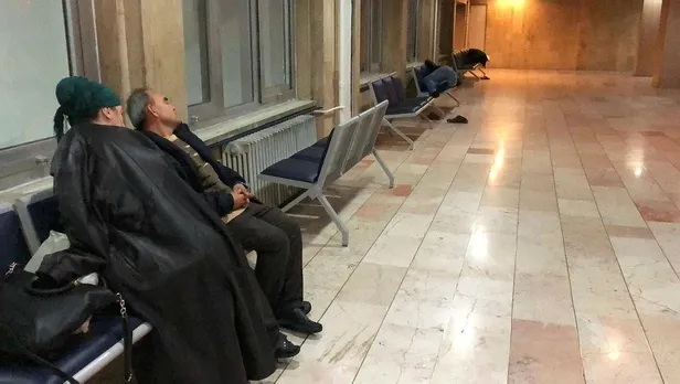 Bursa'da İvdil çifti her gece hastane koridorunda yatıyor!-3
