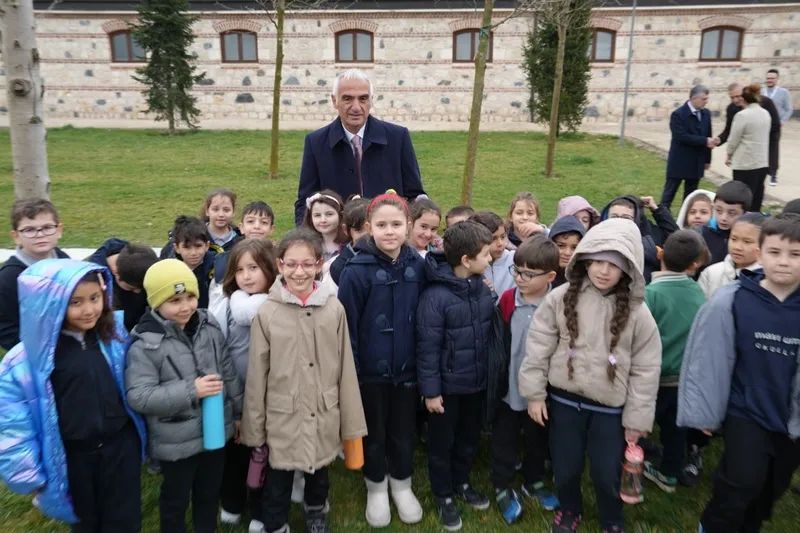 ayasofyanin-hattati-kazasker-mustafa-izzet-efendiye-buyuk-vefa-1773395493182.jpeg Ayasofya'nın hattatı "Kazasker Mustafa İzzet Efendi"ye büyük vefa-5