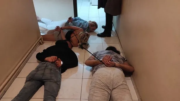 Ankara'da yüzlerce polisin katılımıyla gasp çetesine “Yarasa Kız” operasyonu! 115 kişi gözaltına alındı-3