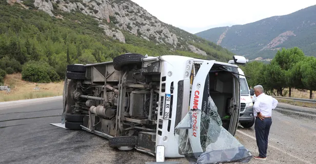 Denizli'de feci kaza! Düğüne gidenleri taşıyordu devrildi: 26 yaralı