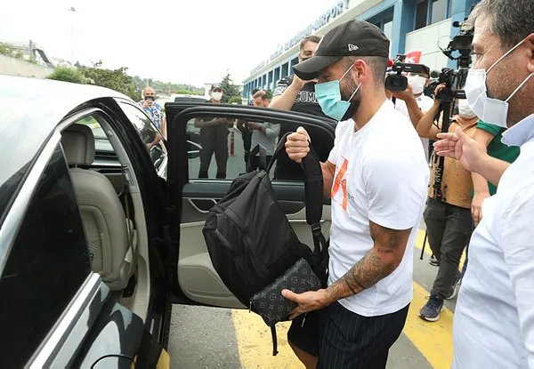 trabzonsporda-koronavirus-endisesi-super-ligda-firtina-estiriyordu-1642074697026.jpg Trabzonspor’da koronavirüs endişesi! Süper Lig'de fırtına estiriyordu-2