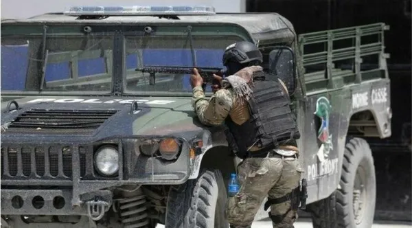 son-dakika-haitide-8i-turk-vatandasi-kacirildi-iddiasi-turk-buyukelciligi-harekete-gecti-1652109341279.jpg Son dakika: Haiti'de 8 Türk vatandaşı kaçırıldı! Bakan Çavuşoğlu devreye girdi! Kriz masası kuruldu-4