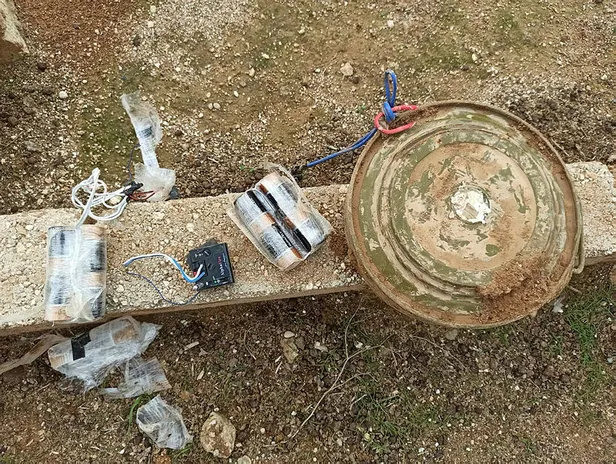 MSB duyurdu: "Barış Pınarı Harekatı bölgesinde YPG'ye ait bin 660 EYP 891 mayın bulundu"-1
