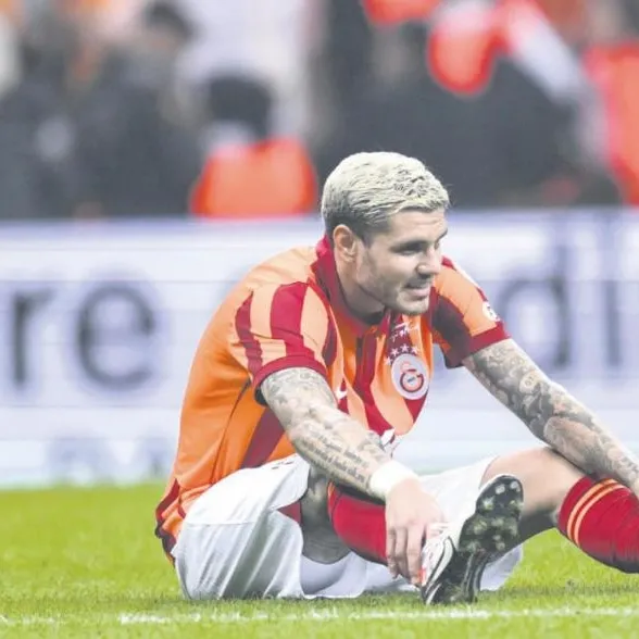 Sahnede var sahada yok