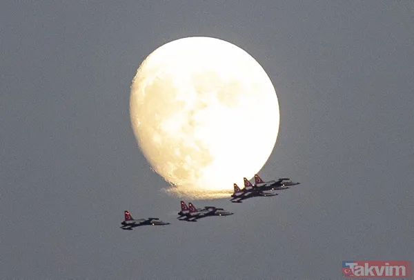 Türkiye'nin ev sahipliğinde 56 ülkeden 4 bin 200 sporcunun katıldığı, Konya'da düzenlenen 5. İslami Dayanışma Oyunları'nın açılışı Cumhurbaşkanı Recep Tayyip...