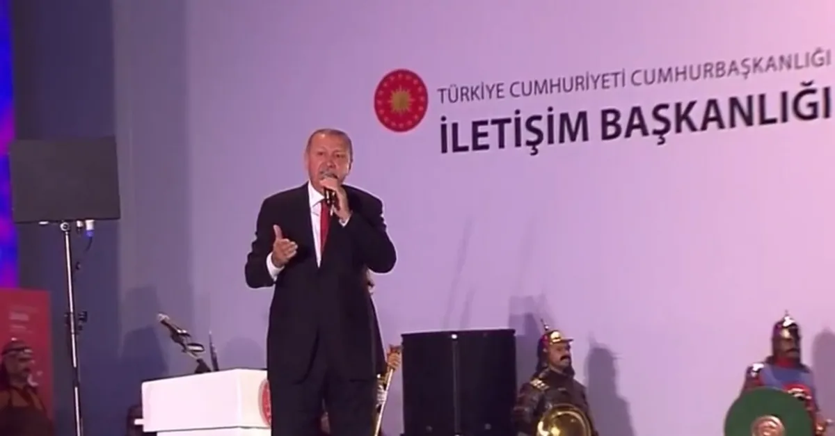 Başkan Erdoğan Atatürk Havalimanı'nda 'Bu vatan kimin?' şiirini okudu