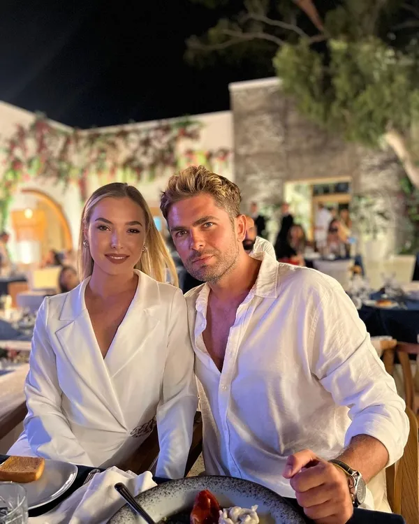 sude-burcu-ile-mert-ocal-doludizgin-devam-ediyor-survivor-asiklari-sosyal-medyayi-salladi-nisa-bolukbasi-elind-1657904449840.jpg Sude Burcu ile Mert Öcal doludizgin devam ediyor! Survivor aşıkları sosyal medyayı salladı! Nisa Bölükbaşı elinden geleni yapmıştı...-8