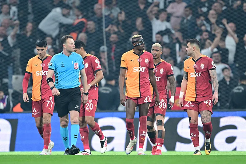 Galatasaray'da 11 ayrılık birden! Yıldızlar tek tek yolcu - 7