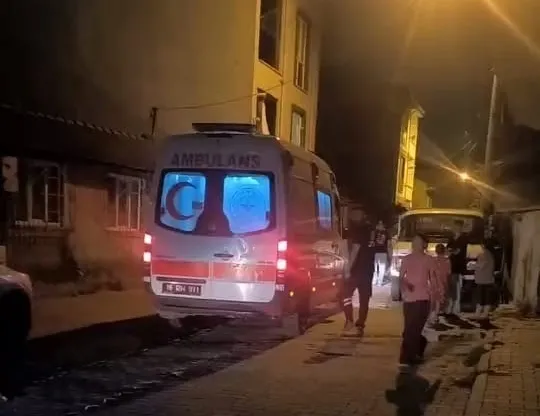 Bursa’da iki grubun kavgasında tüfekle ateş açıldı! Saçmalar baba ve 4 yaşındaki oğluna isabet etti