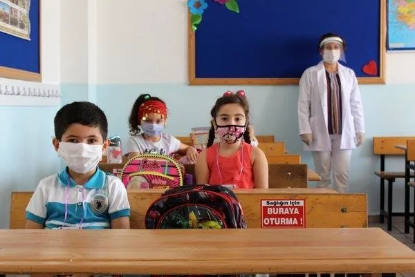 SON DAKİKA: Milli Eğitim ve Sağlık Bakanlığı yüz yüze eğitim şartlarını belirledi! Sınıflarda en fazla 15 öğrenci!-9