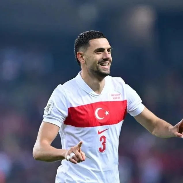 Fenerbahçe’de Merih Demiral sesleri!