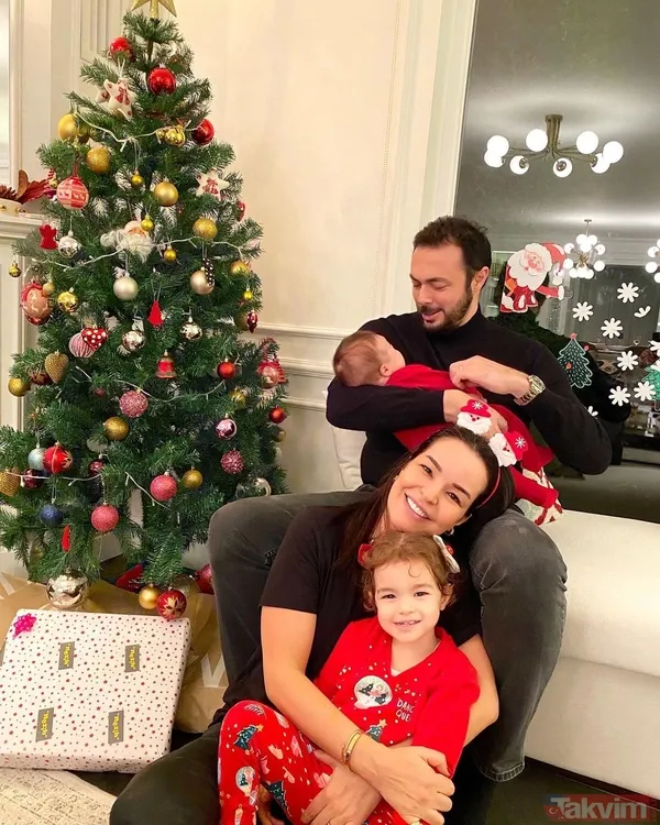 Yeni yıl öncesi aile pozunu yayınlayan Bengü’nün minik kızı dikkat çekti! Annesinin birebir kopyası olan Zeynep sosyal medyayı salladı - 15