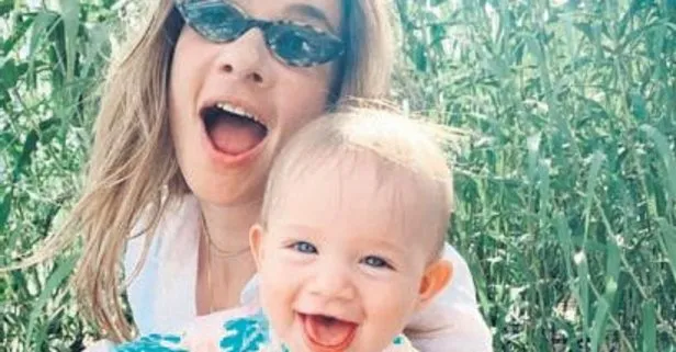 Müge Boz ve Vina'dan renkli poz