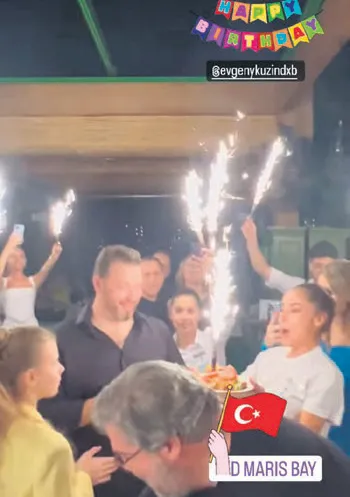 1655406951298.jpg Türkiye'ye gelen ünlü Rus iş adamı Evgeny Kuzin'den yaş gününde 1 milyon 700 bin TL'lik kutlama-7
