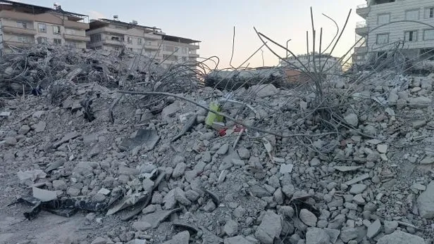 enkazlari-arastiran-uzmanlar-aci-gercegi-ortaya-cikardi-1676680480255.jpeg Enkazları araştıran uzmanlar acı gerçeği ortaya çıkardı!-2