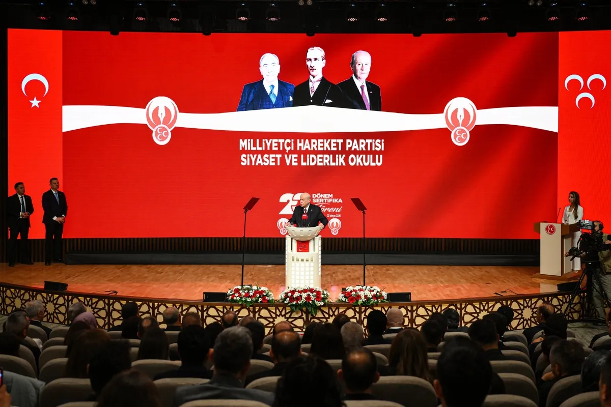 mhp-genel-baskani-devlet-bahceliden-bir-kez-daha-terorsuz-turkiye-cikisi-elimizi-degil-bedenimizi-tasin-altina-1779558402098.jpeg MHP Genel Başkanı Devlet Bahçeli'den bir kez daha Terörsüz Türkiye çıkışı: Elimizi değil bedenimizi taşın altına koyduk-5