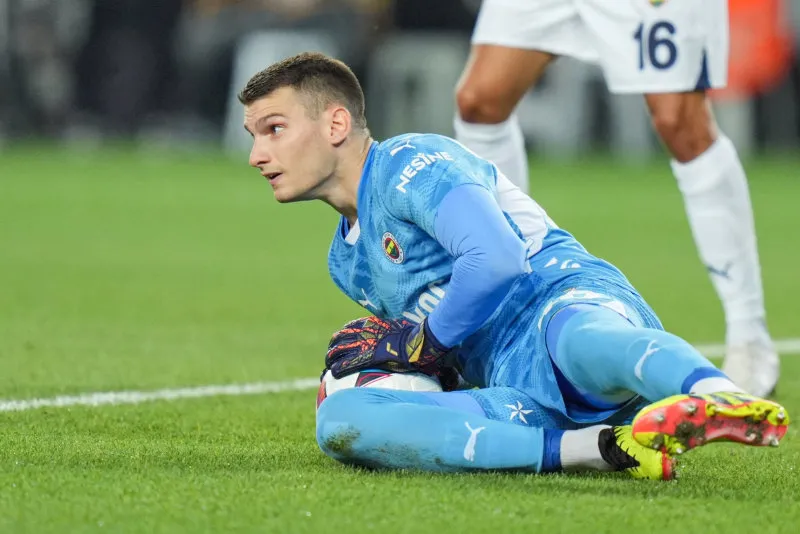 Jose Mourinho'dan sürpriz 11 kararı! Göztepe Fenerbahçe maçında o isim yedek - 12