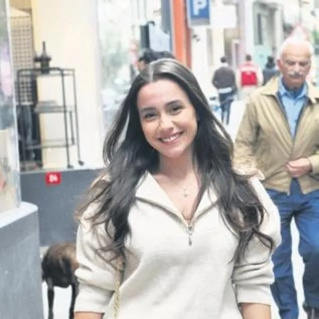 Evcen’e övgüler