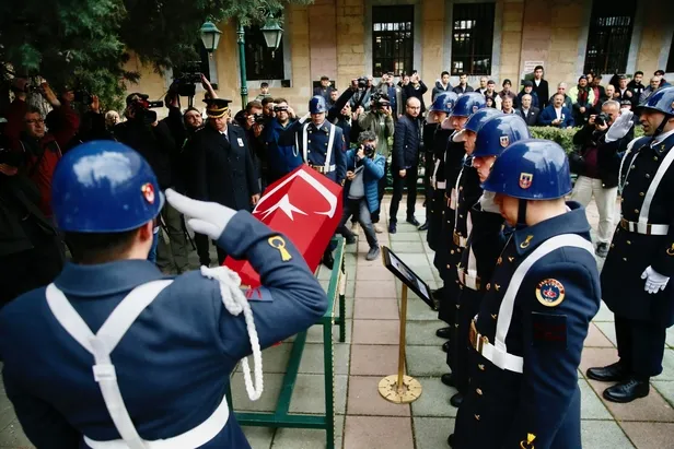 Şehit Albay Oğuzhan Adalıoğlu, Eskişehir'de son yolculuğuna uğurlandı-4